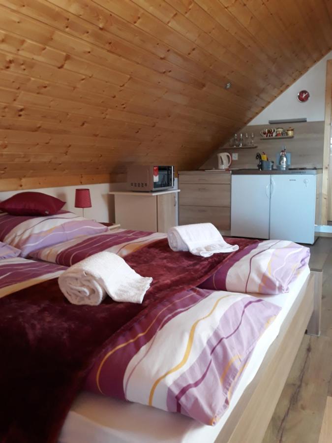 Privat Jozef Lejlighed Vrbov Eksteriør billede